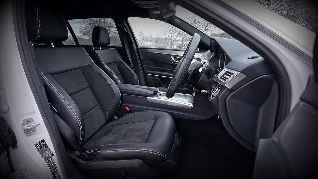 Nettoyer efficacement l'intérieur d'une voiture