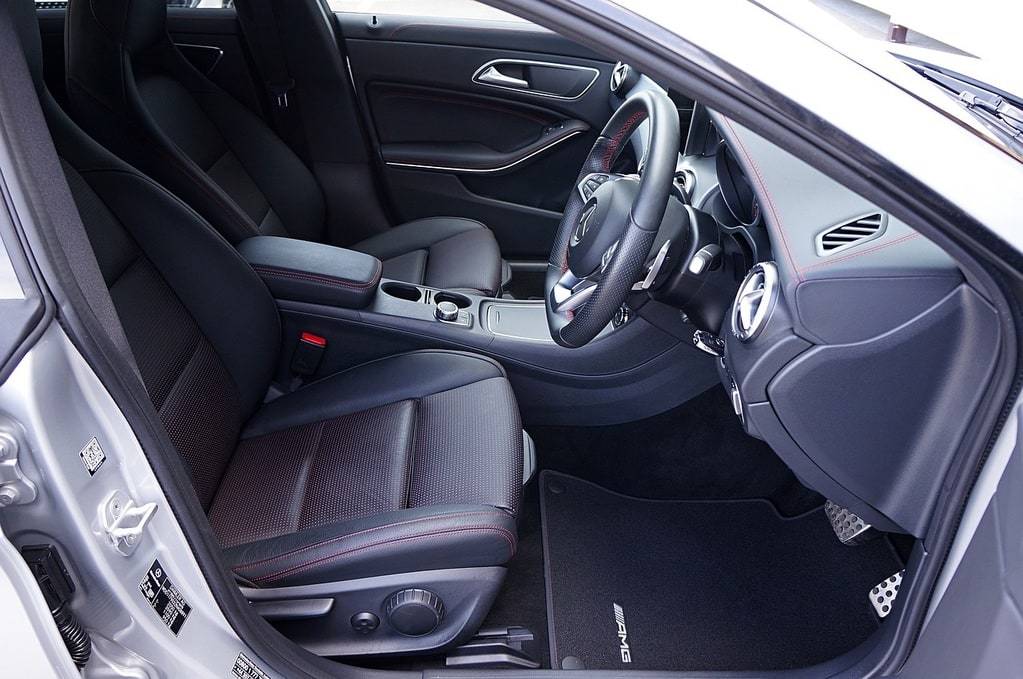 Nettoyer efficacement l&rsquo;intérieur d&rsquo;une voiture